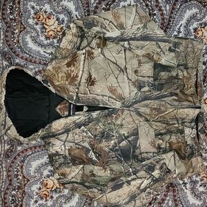 Realtree Camo Hooded Jacket with Pockets — Size Large